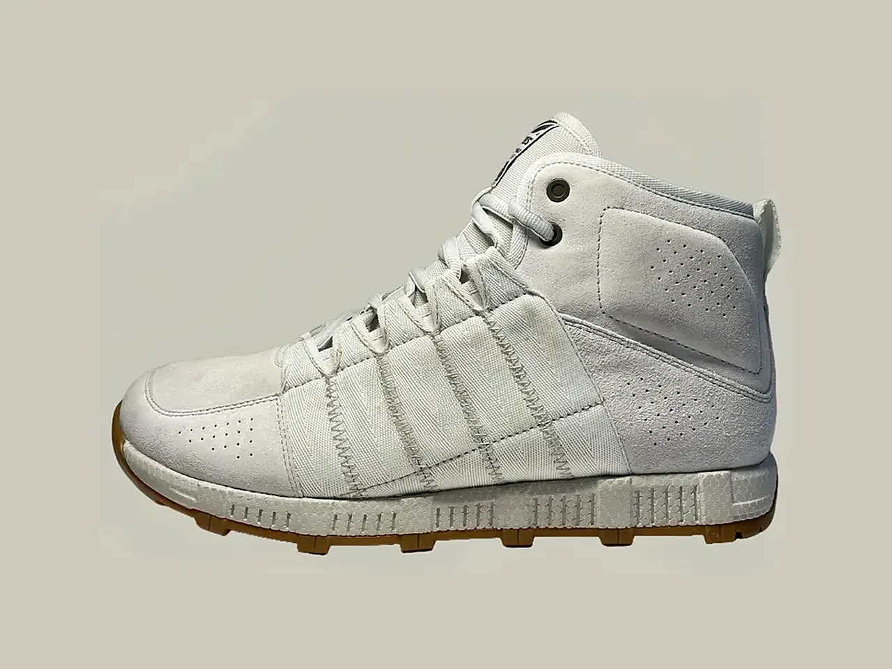 High leather shoe