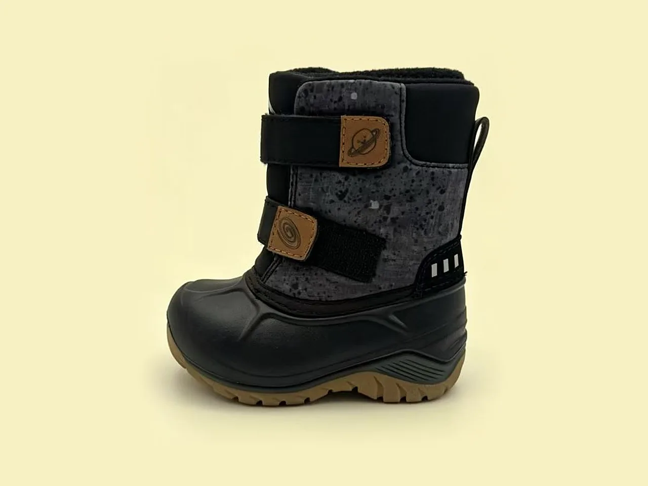 Kids' snow boot with twin hook-and-loop straps