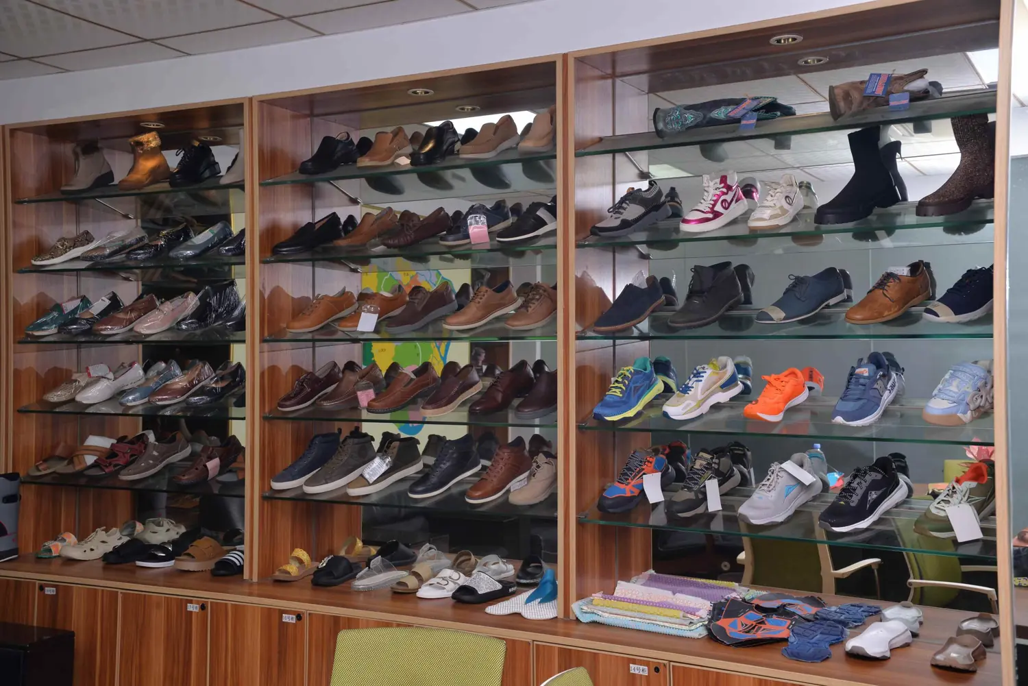Xinkang sample room